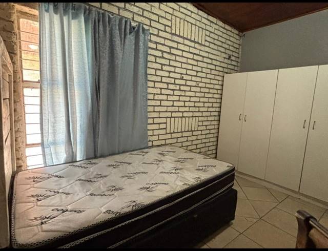23 BEDROOM HOUSE FOR SALE IN BEDWORTH PARK